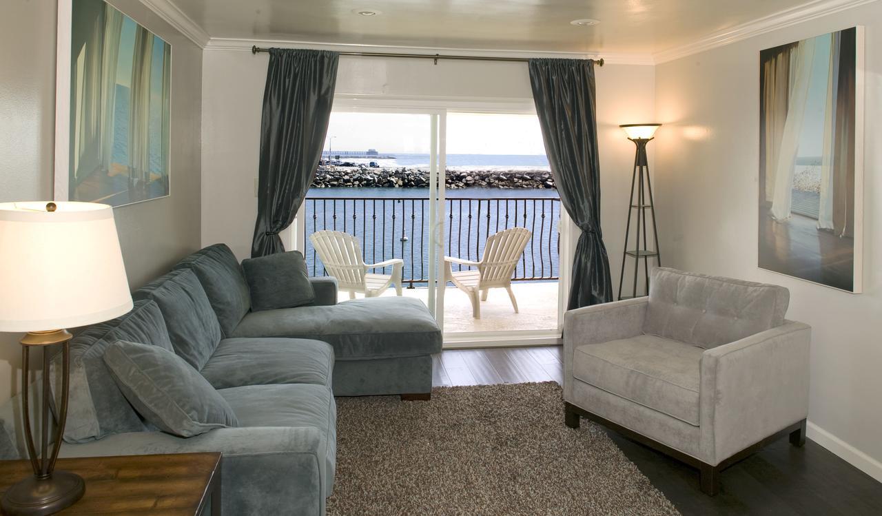 Oceanside Marina Suites - A Waterfront Hotel Zewnętrze zdjęcie